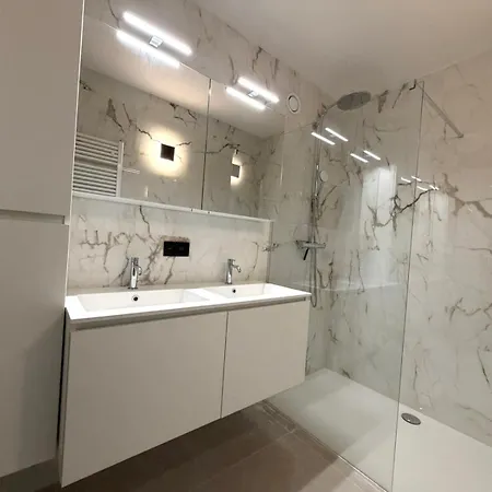 Renovated 3-bedroom With Amazing Sea View T169 *