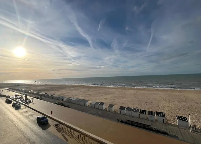 Renovated 3-bedroom With Amazing Sea View T169