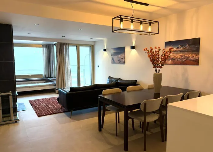 Renovated 3-bedroom With Amazing Sea View T169 *